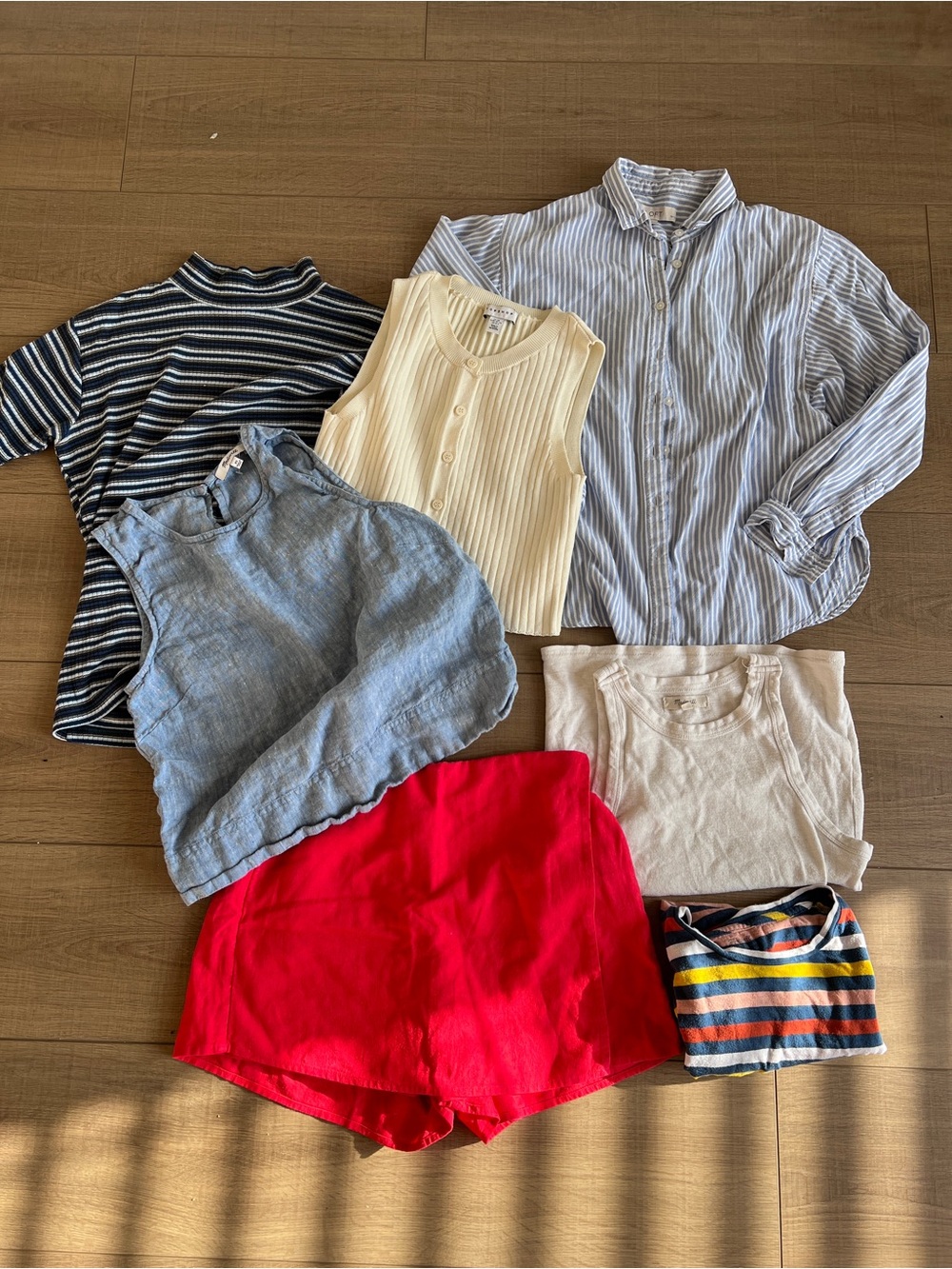 Bundle of 7 Clothes